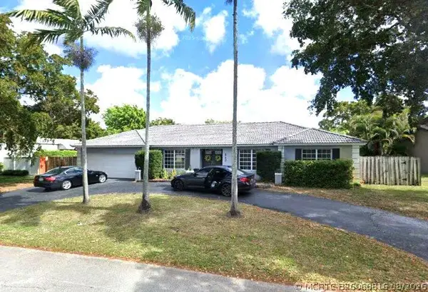 560 S Lake Dasha Drive, Plantation, FL 33324