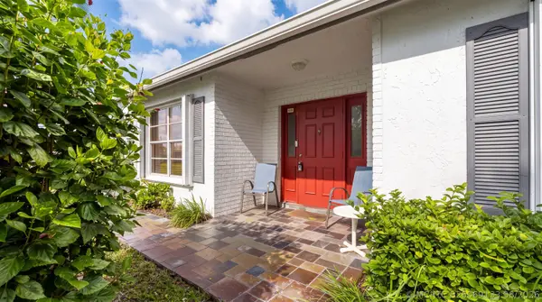 6127 Rainbow Circle, Greenacres, FL 33463