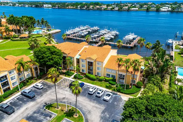 167 Yacht Club Way #205, Hypoluxo, FL 33462