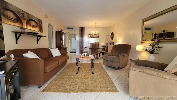 2901 NW 48th Avenue #461, Lauderdale Lakes, FL 33313