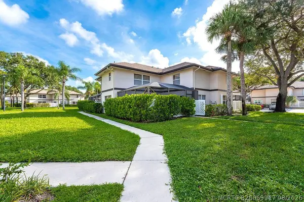 38 Essex Court #D, Royal Palm Beach, FL 33411