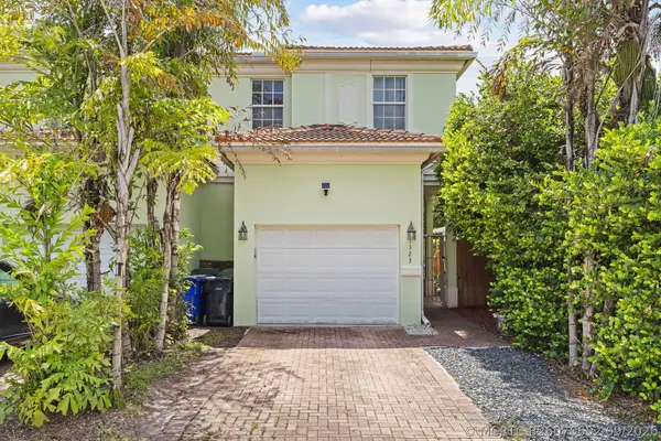 1323 NE 5th Terrace #1323, Fort Lauderdale, FL 33304