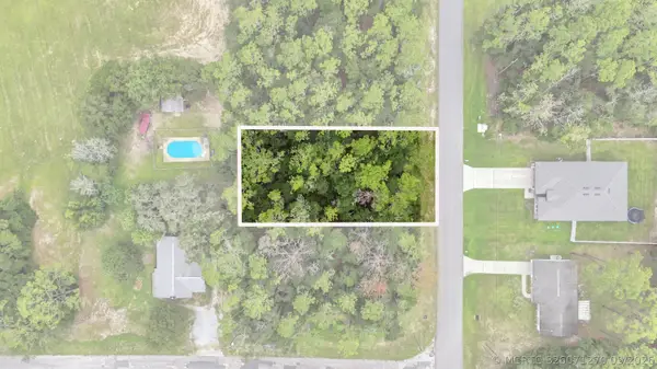 2076 W Arbutus Drive, Dunnellon, FL 34434