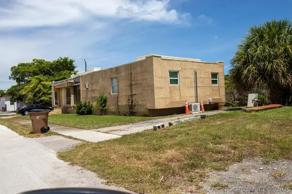 248 SW 7th Court, Deerfield Beach, FL 33441
