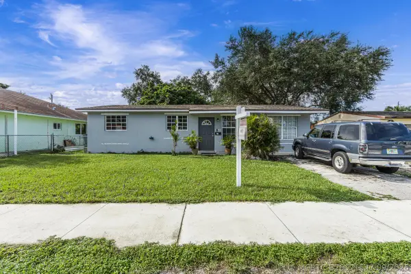 6714 Atlanta Street, Hollywood, FL 33024