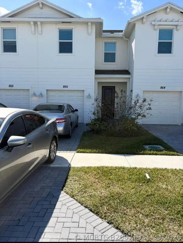 866 SE Grovebush Lane, Port St Lucie, FL 34984
