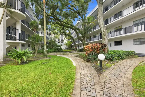 3280 Spanish Moss Terrace #401, Lauderhill, FL 33319