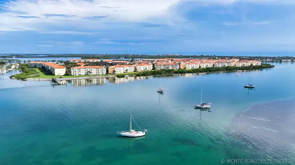 26 Harbour Isle Drive W #102, Fort Pierce, FL 34949