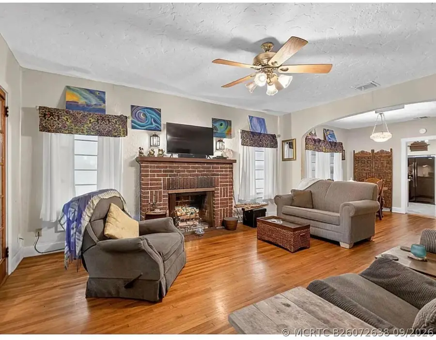 705 Lytle Street, West Palm Beach, FL 33405 - #2