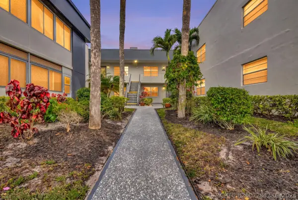 370 Burgundy H #H, Delray Beach, FL 33484