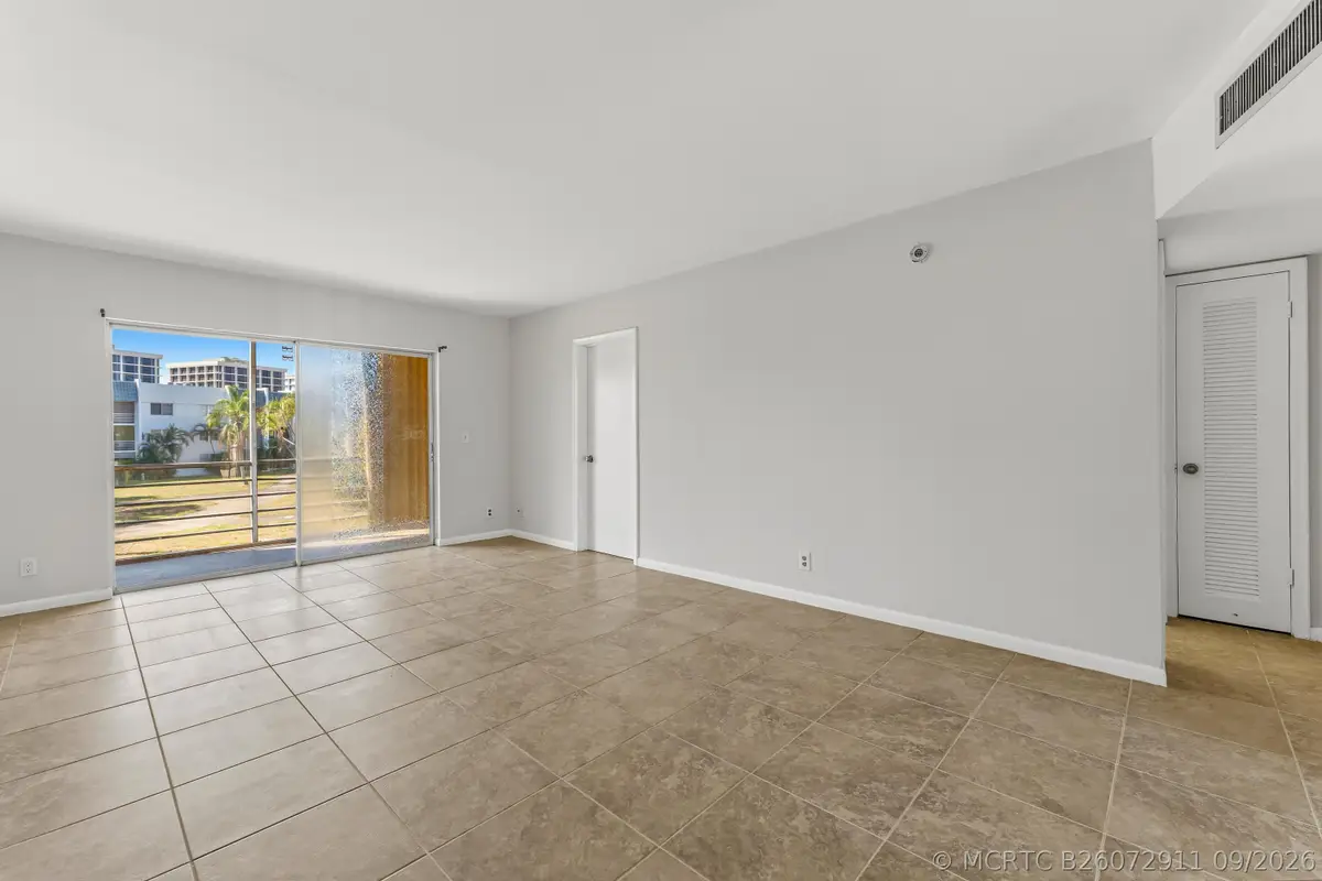 1638 Embassy Drive #208, West Palm Beach, FL 33401 - #1