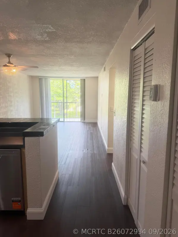 7710 NW 50th Street #304, Lauderhill, FL 33351