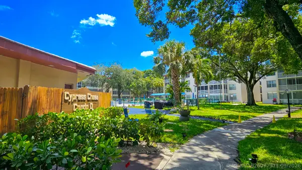 2650 NW 49th Avenue # 318, Lauderdale Lakes, FL 33313