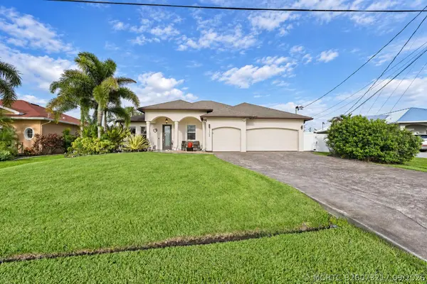 2449 SW Gay Circle, Port St Lucie, FL 34953