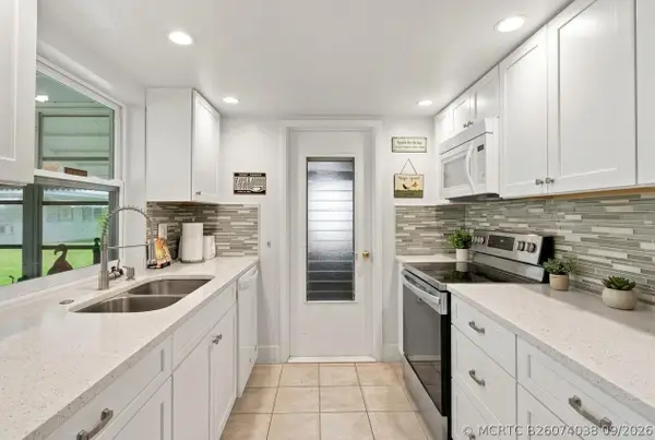1100 Siesta Avenue, Boynton Beach, FL 33426
