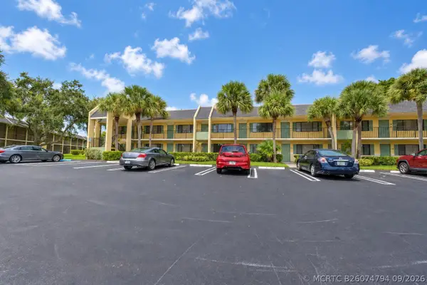 1604 Meadows Circle W, Boynton Beach, FL 33436