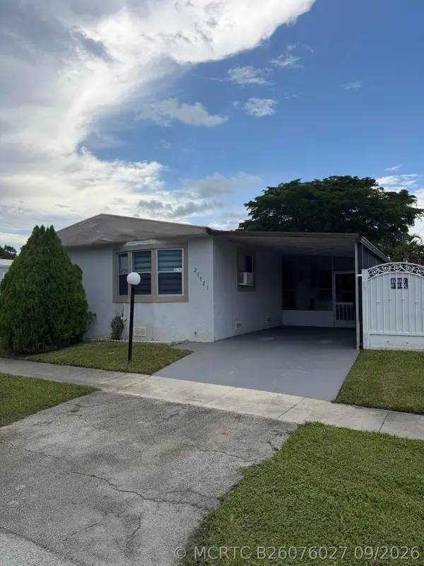 21521 S Heritage Circle, Pembroke Pines, FL 33029