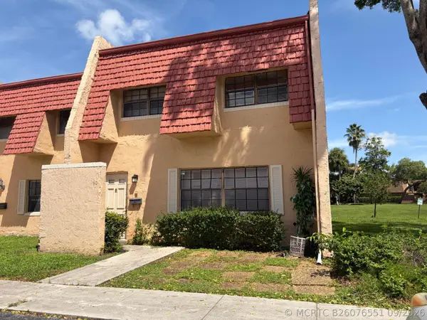 40 Spinning Wheel Lane, Tamarac, FL 33319