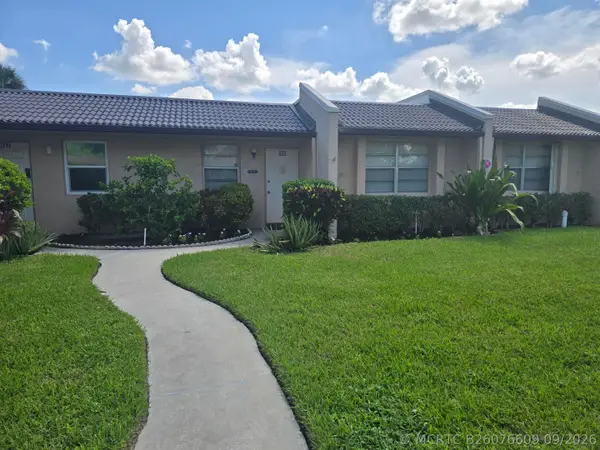 135 Lake Meryl Drive, West Palm Beach, FL 33411