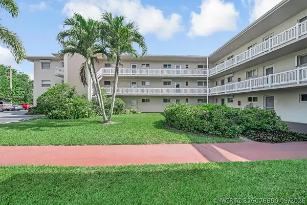 2855 Garden Drive S #102, Palm Springs, FL 33461