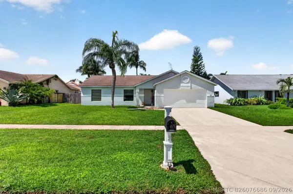 39 Cedar Circle, Boynton Beach, FL 33436