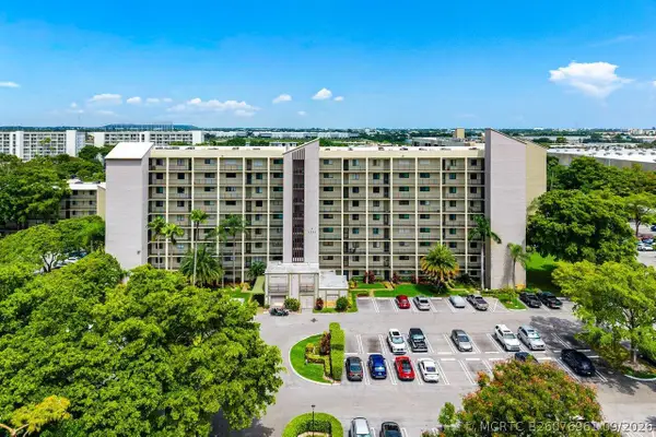 2205 S Cypress Bend Drive #103, Pompano Beach, FL 33069