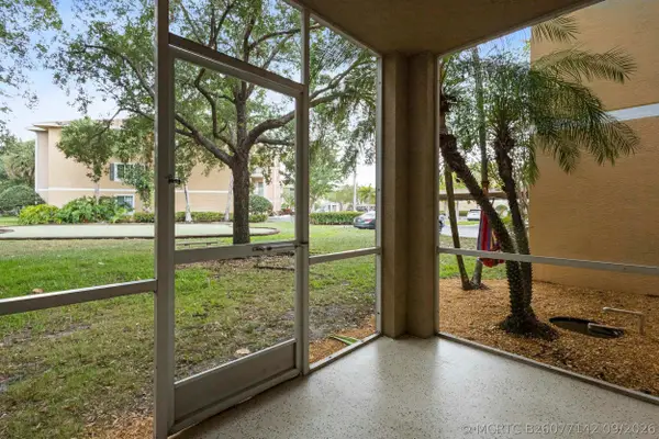 6450 Emerald Dunes Drive #103, West Palm Beach, FL 33411