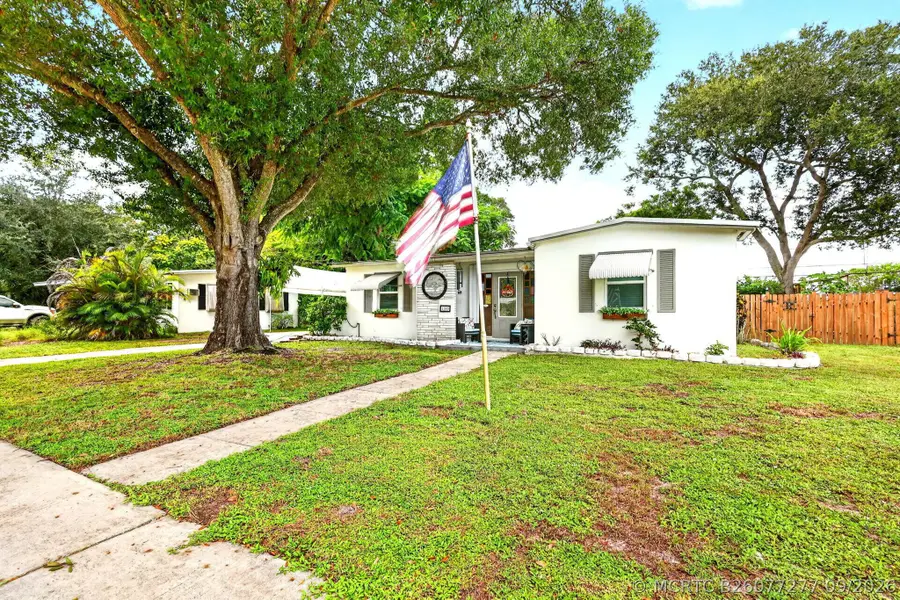 185 SE Serenata Court, Port Saint Lucie, FL 34983 - #3