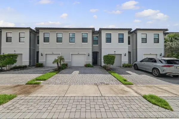4488 Appleton Circle E, Oakland Park, FL 33309