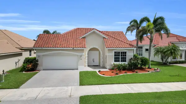 694 SW Lake Charles Circle, Port St Lucie, FL 34986