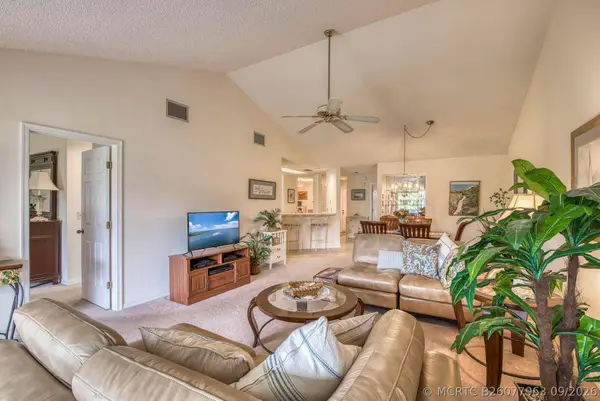 6275 SE Charleston Place #B203, Hobe Sound, FL 33455