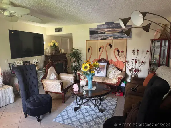 58 Woodland Drive #102, Vero Beach, FL 32962