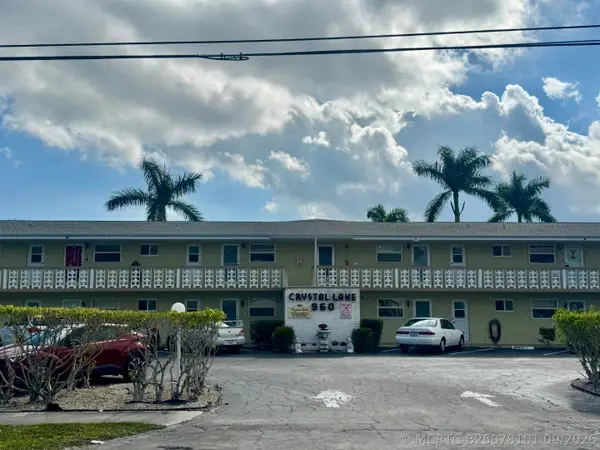 960 Crystal Lake #206, Deerfield Beach, FL 33064