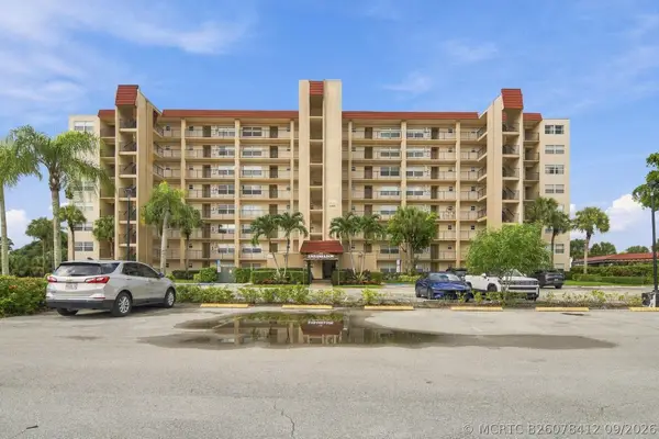 3465 Via Poinciana #405, Lake Worth, FL 33467