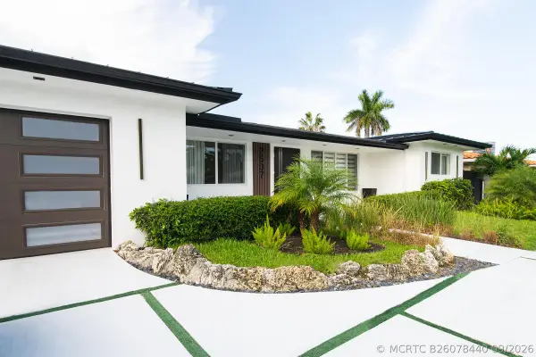 2537 SE 10th Court, Pompano Beach, FL 33062