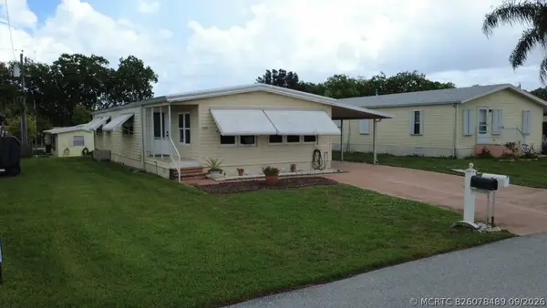 7337 SE Swan Avenue, Hobe Sound, FL 33455