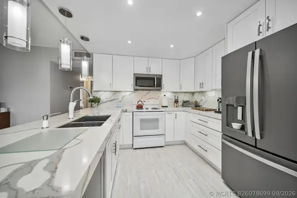 364 Wellington J, West Palm Beach, FL 33417