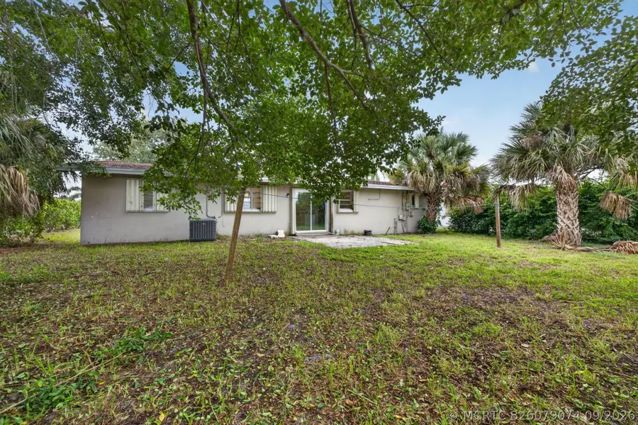 913 SE 10th Street, Stuart, FL 34994 - #2