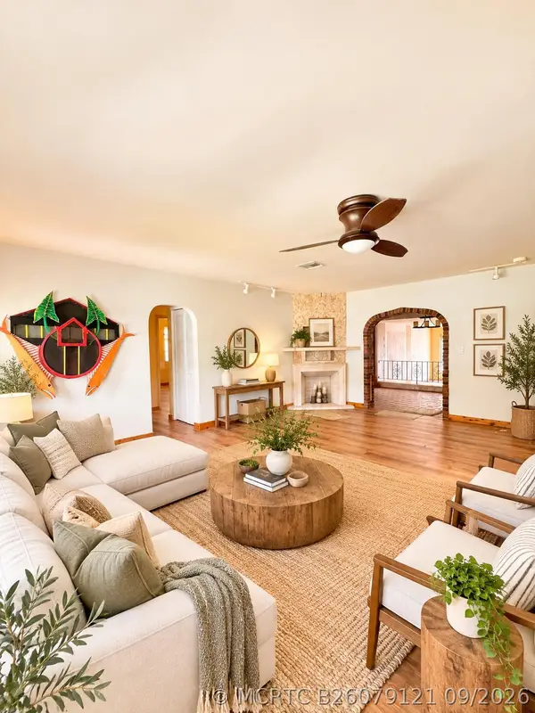 2500 Jackson Street, Hollywood, FL 33020