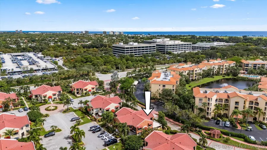 24 Uno Lago Drive, Juno Beach, FL 33408 - #3