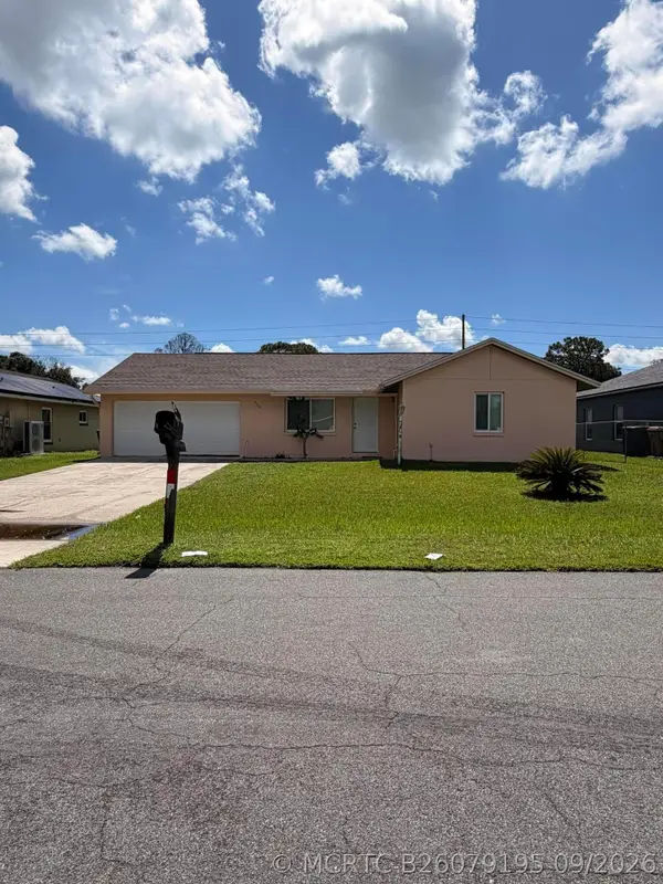 908 Cumbran Lane, Kissimmee, FL 34758