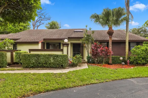 459 Knollwood Court #459, Royal Palm Beach, FL 33411