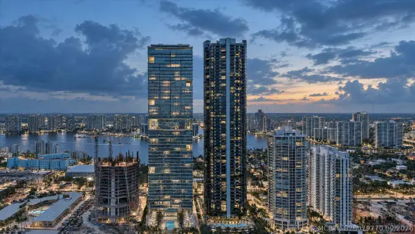 18555 Collins Avenue #3303, Sunny Isles Beach, FL 33160
