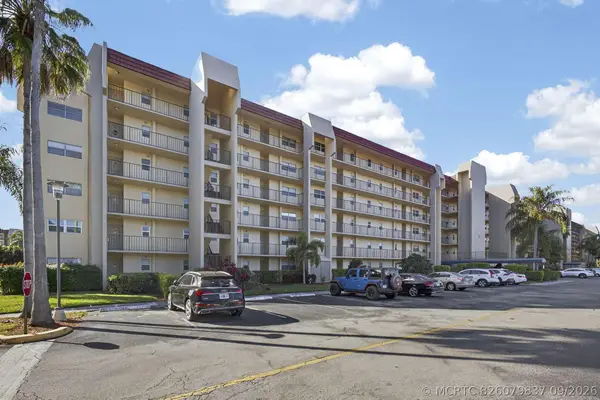 3590 Via Poinciana #202, Lake Worth, FL 33467