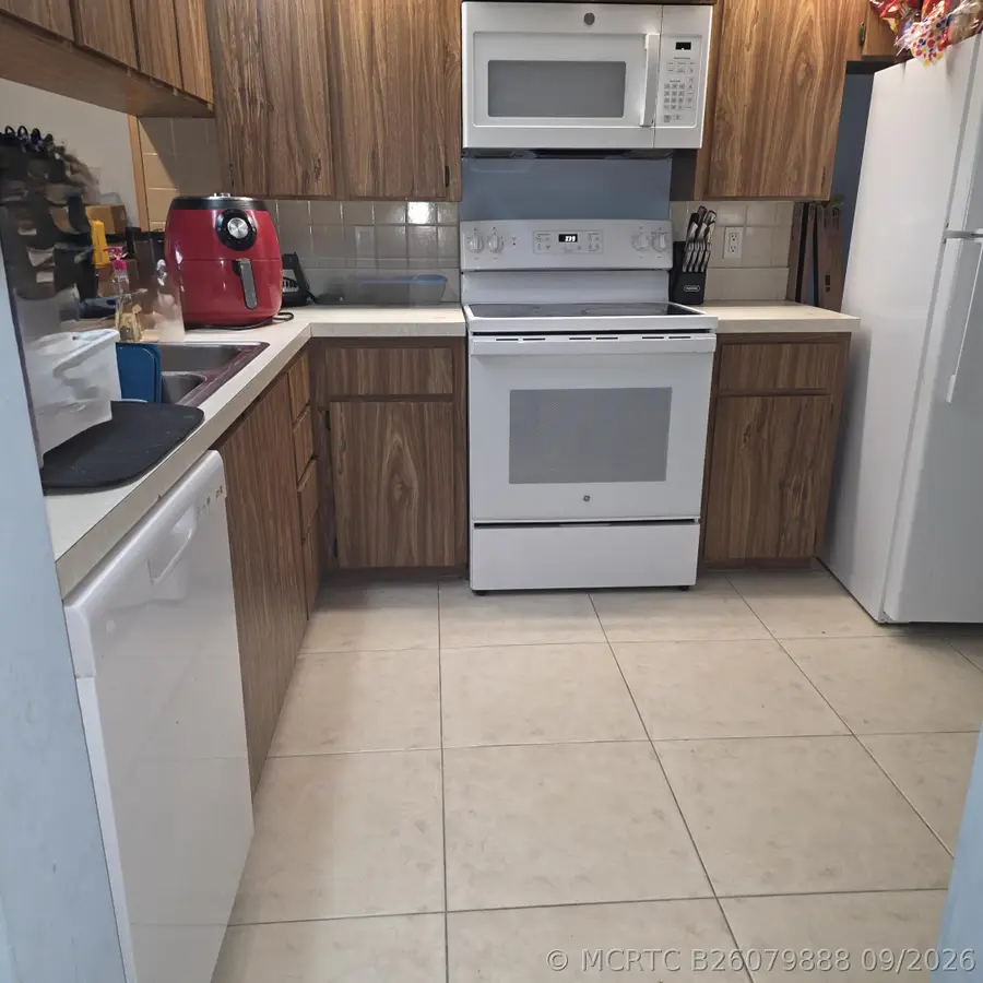 3640 Whitehall Drive #305, West Palm Beach, FL 33401 - #2
