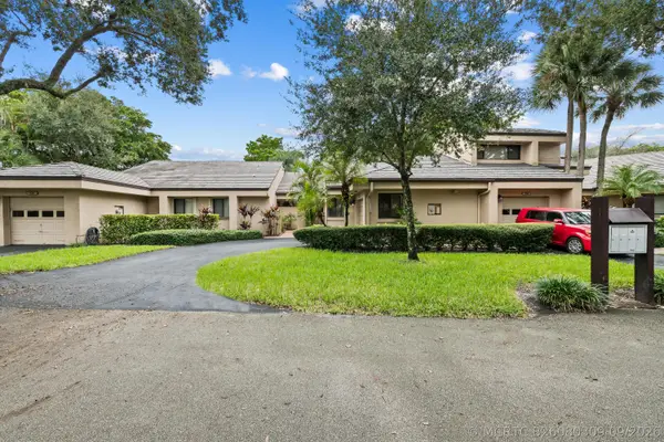 9212 Chelsea Drive N, Plantation, FL 33324