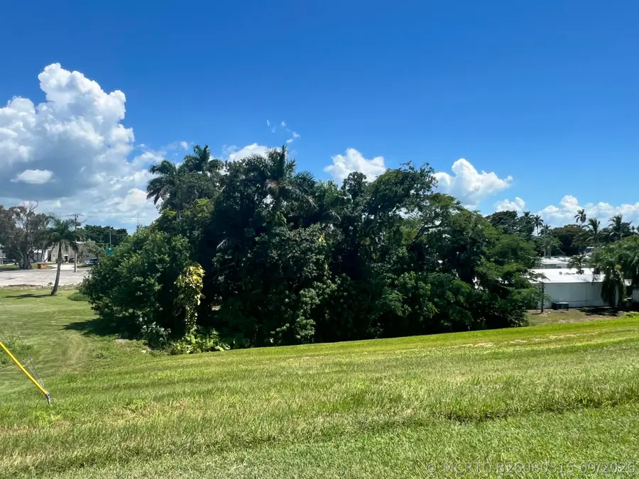 197 W Main Street, Pahokee, FL 33476 - #2
