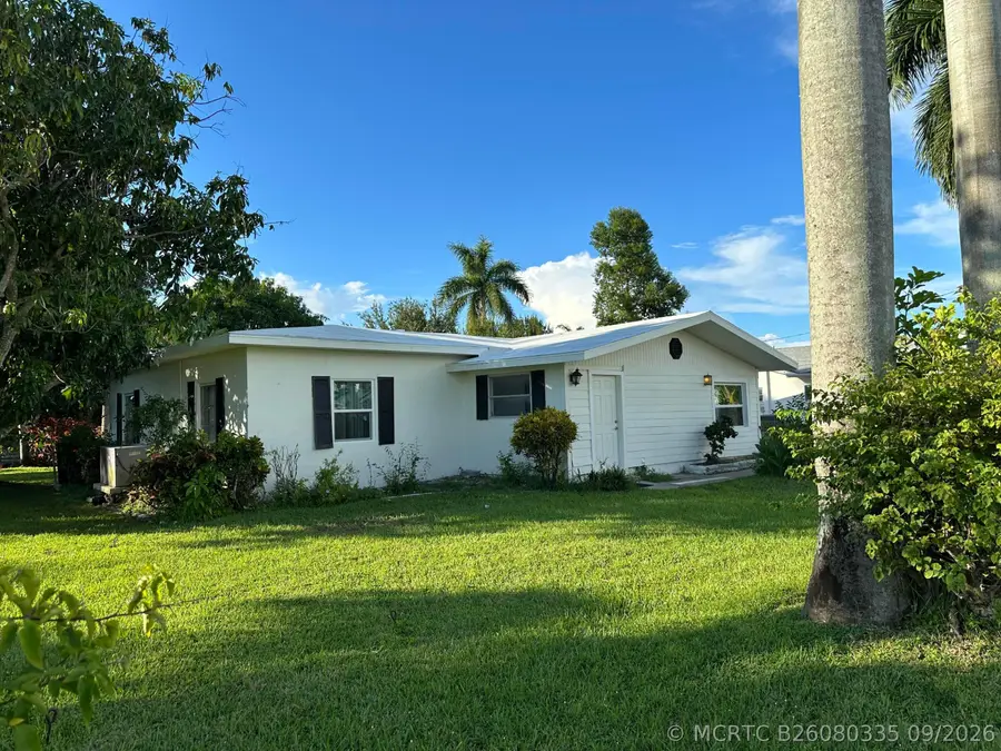 84 E North Shore Avenue, North Fort Myers, FL 33917 - #2