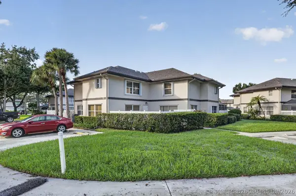 11 Amherst Court #D, Royal Palm Beach, FL 33411