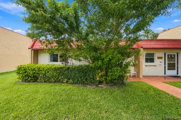 193 Lake Evelyn Drive, West Palm Beach, FL 33411